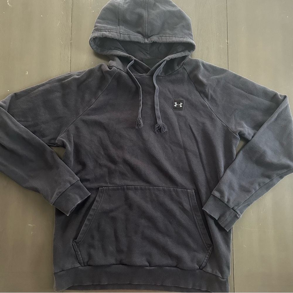 Under Armour sweatshirt. Size medium.